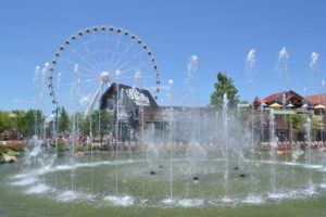 the show fountain at the island in pigeon forge